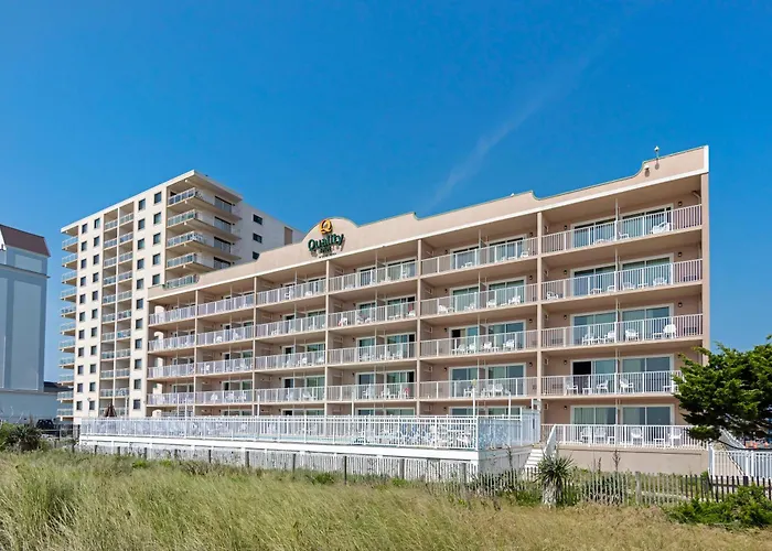 Inn Quality Ocean Beachfront 4*