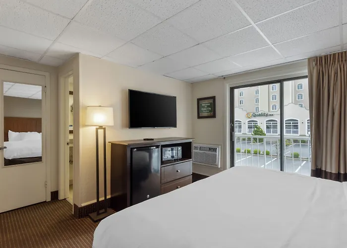 Quality Ocean Beachfront 4*