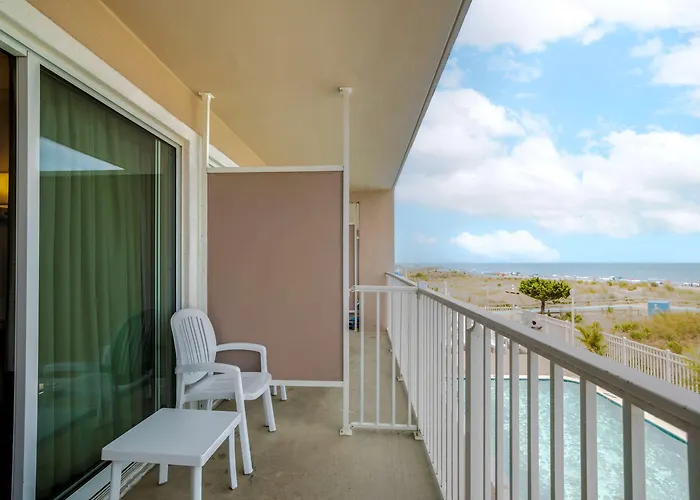 Inn Quality Ocean Beachfront 4*