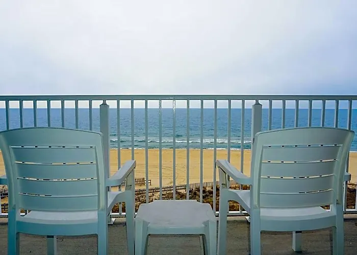 Inn Quality Ocean Beachfront 4*