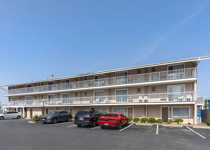 Inn Quality Ocean Beachfront 4*