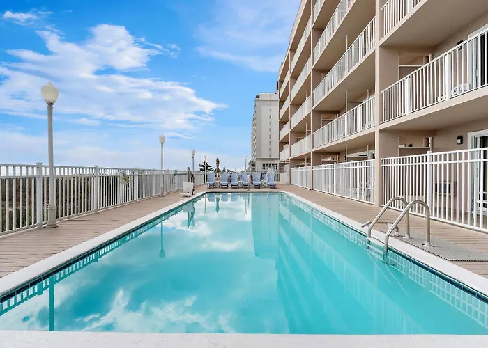 Quality Ocean Beachfront 4*