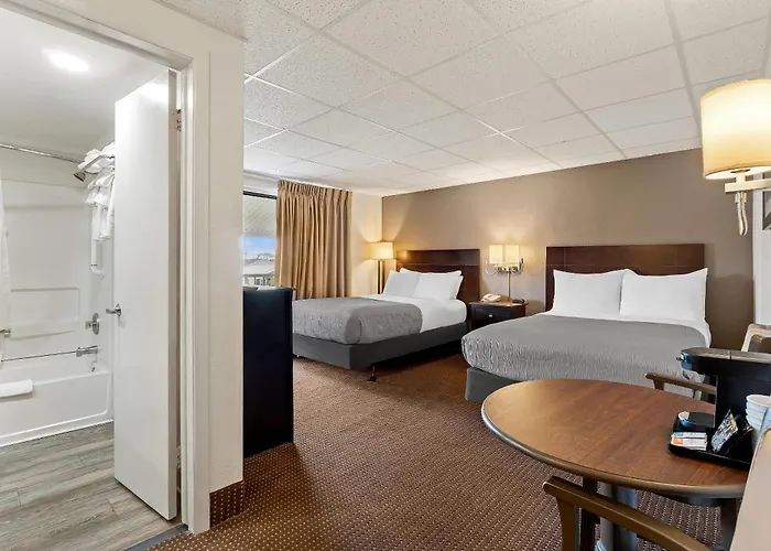 Inn Quality Ocean Beachfront 4*