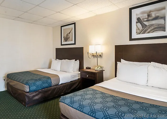 Quality Ocean Beachfront 4*