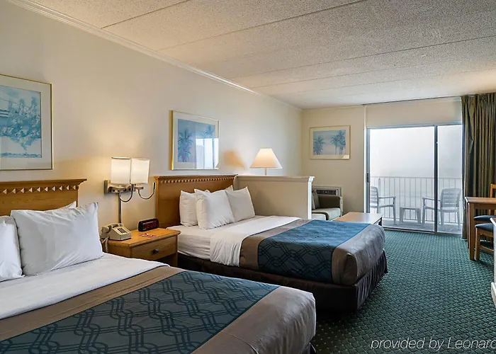Inn Quality Ocean Beachfront 4*